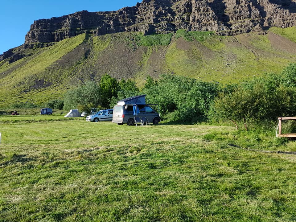 Tjaldstæðið Miðjanesi Campground Photo